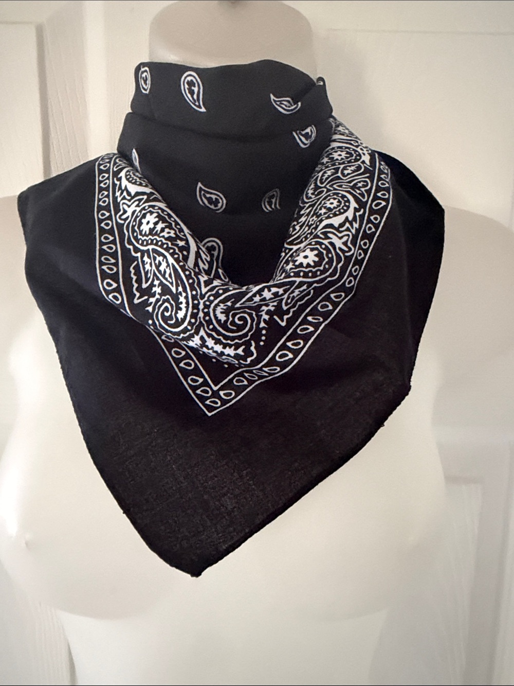 VTG Style Black & White Paisley Bandana | 100% Cotton Biker Rockabilly Unisex